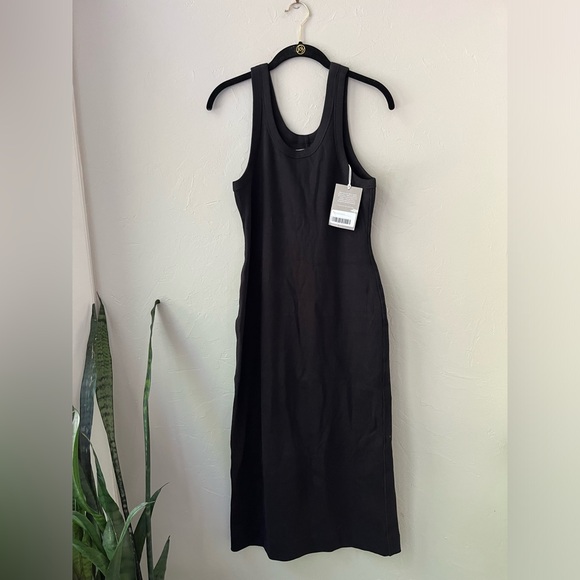 Everlane Dresses & Skirts - 🖤EVERLANE RIBBED TANK DRESS IN BLACK XS M